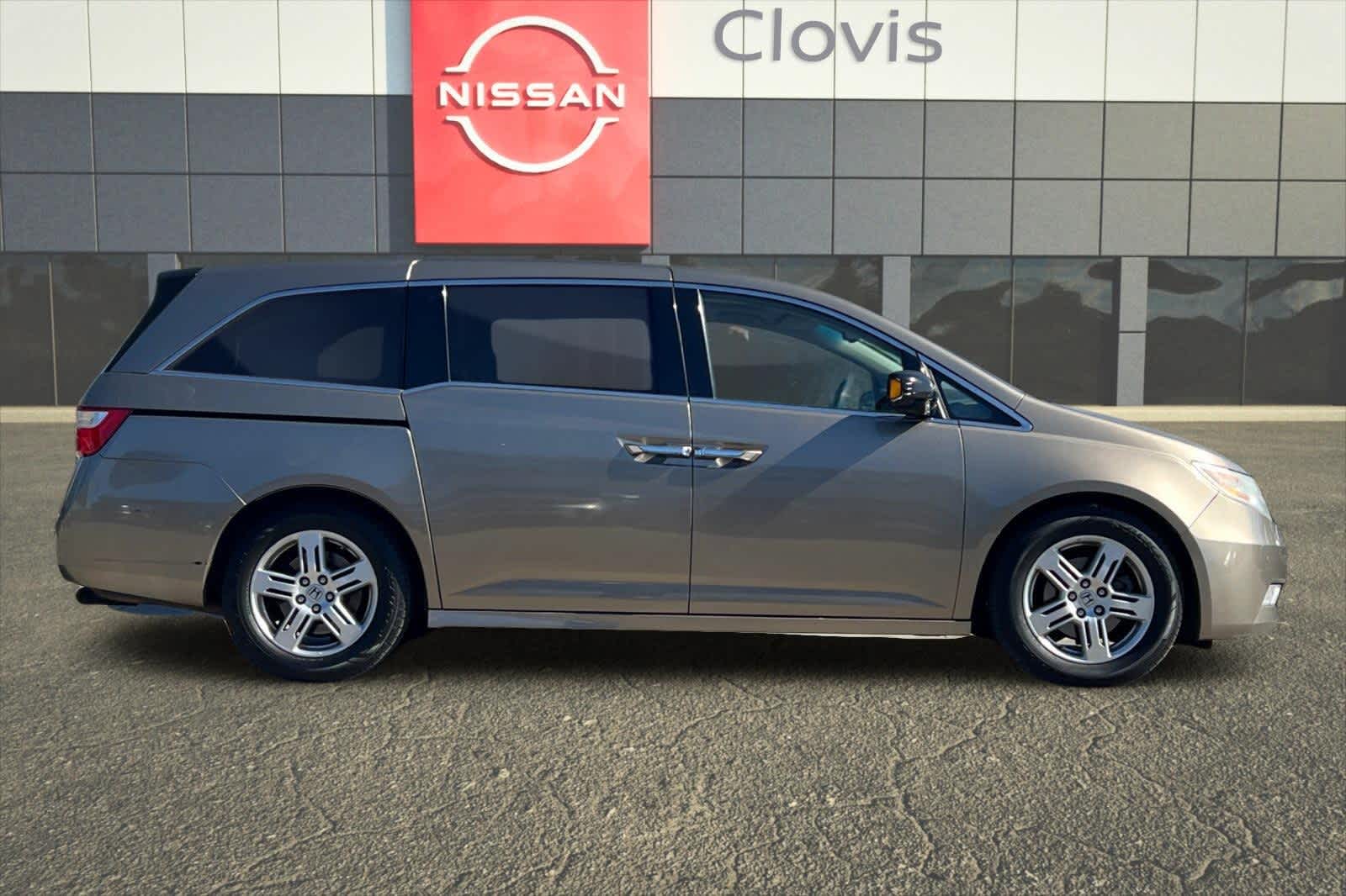 Thumbnail: 2011 Honda Odyssey - 9
