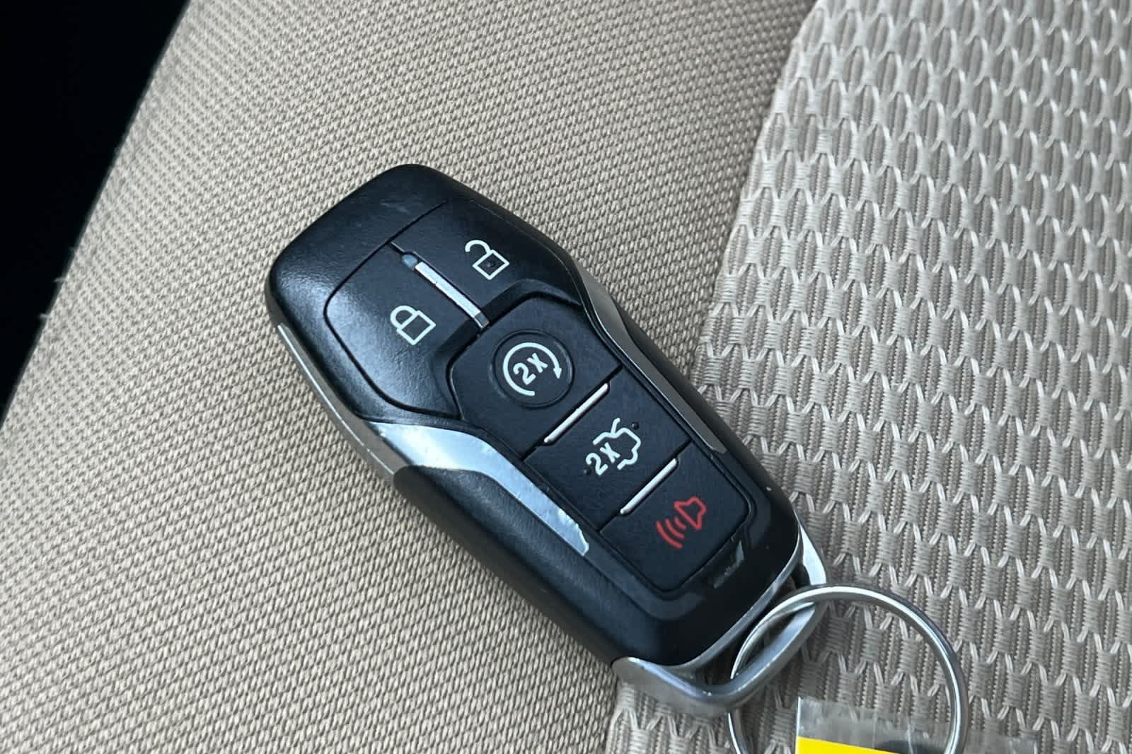 Thumbnail: 2016 Ford Explorer - 24