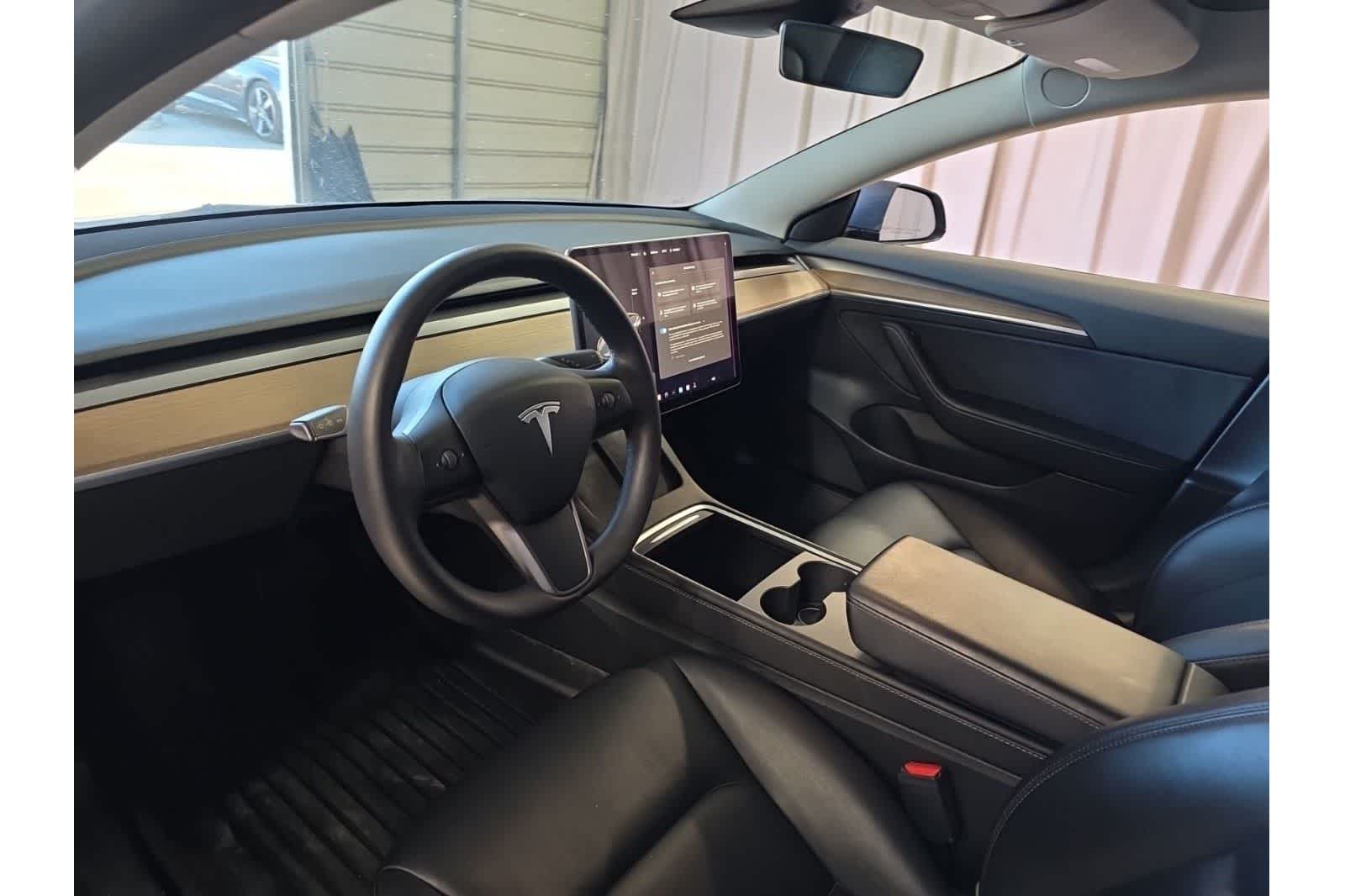 Thumbnail: 2023 Tesla Model 3 - 18