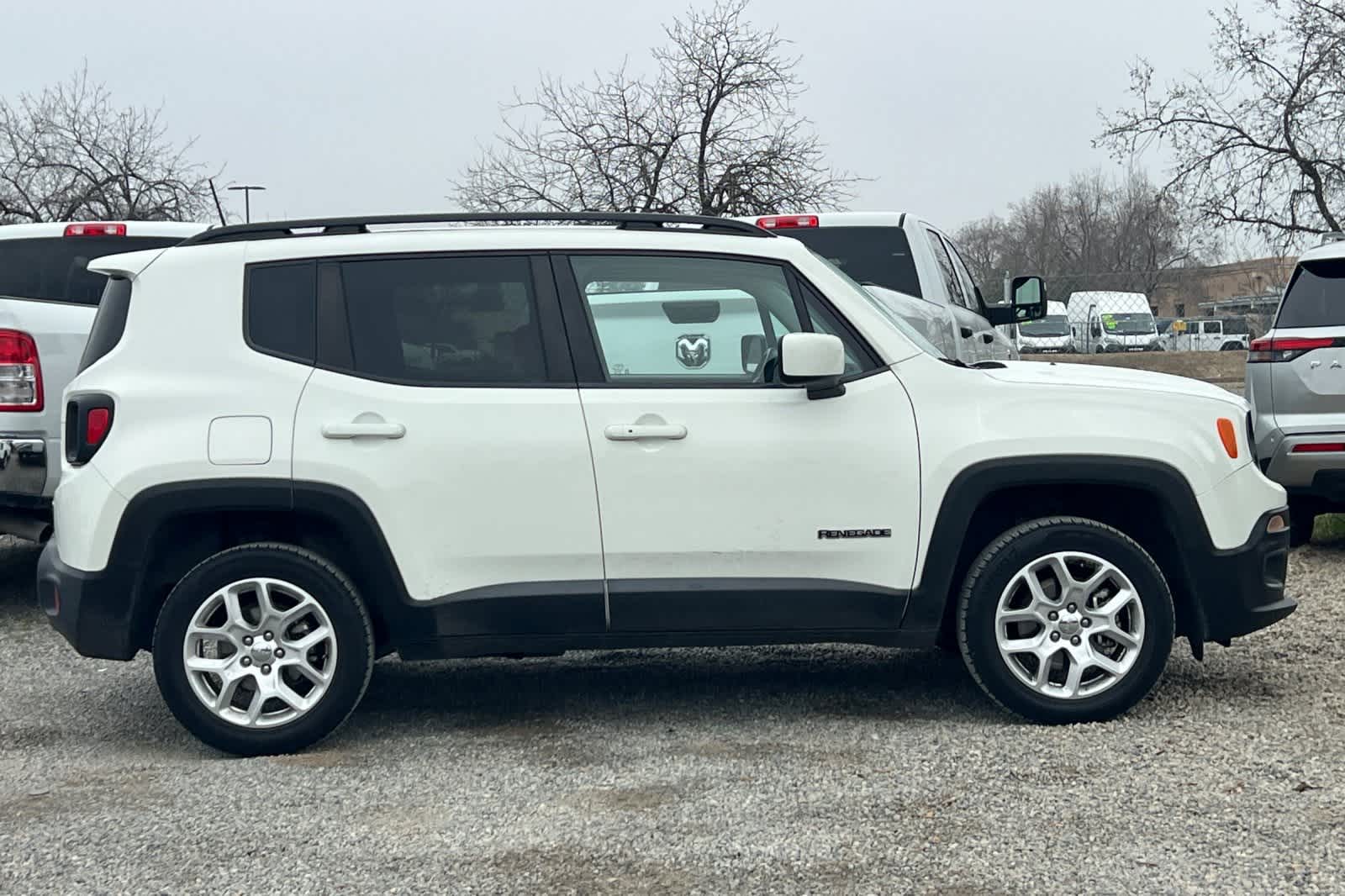 Thumbnail: 2018 Jeep Renegade - 9