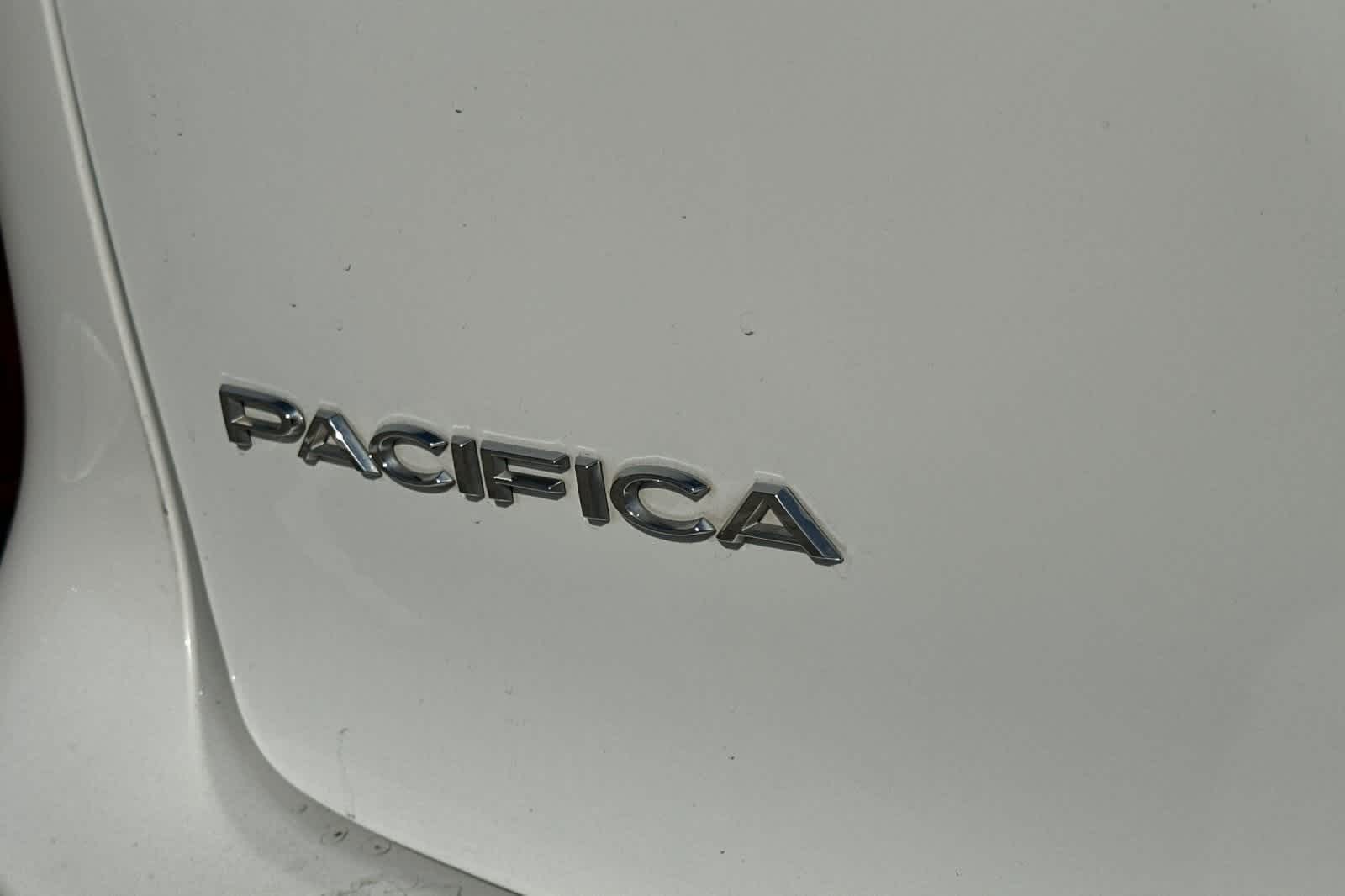 Thumbnail: 2023 Chrysler Pacifica - 15