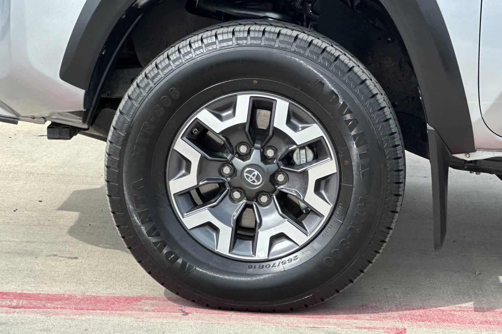 Thumbnail: 2020 Toyota Tacoma - 36