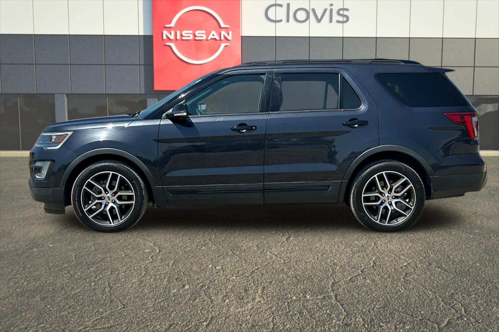 Thumbnail: 2017 Ford Explorer - 6