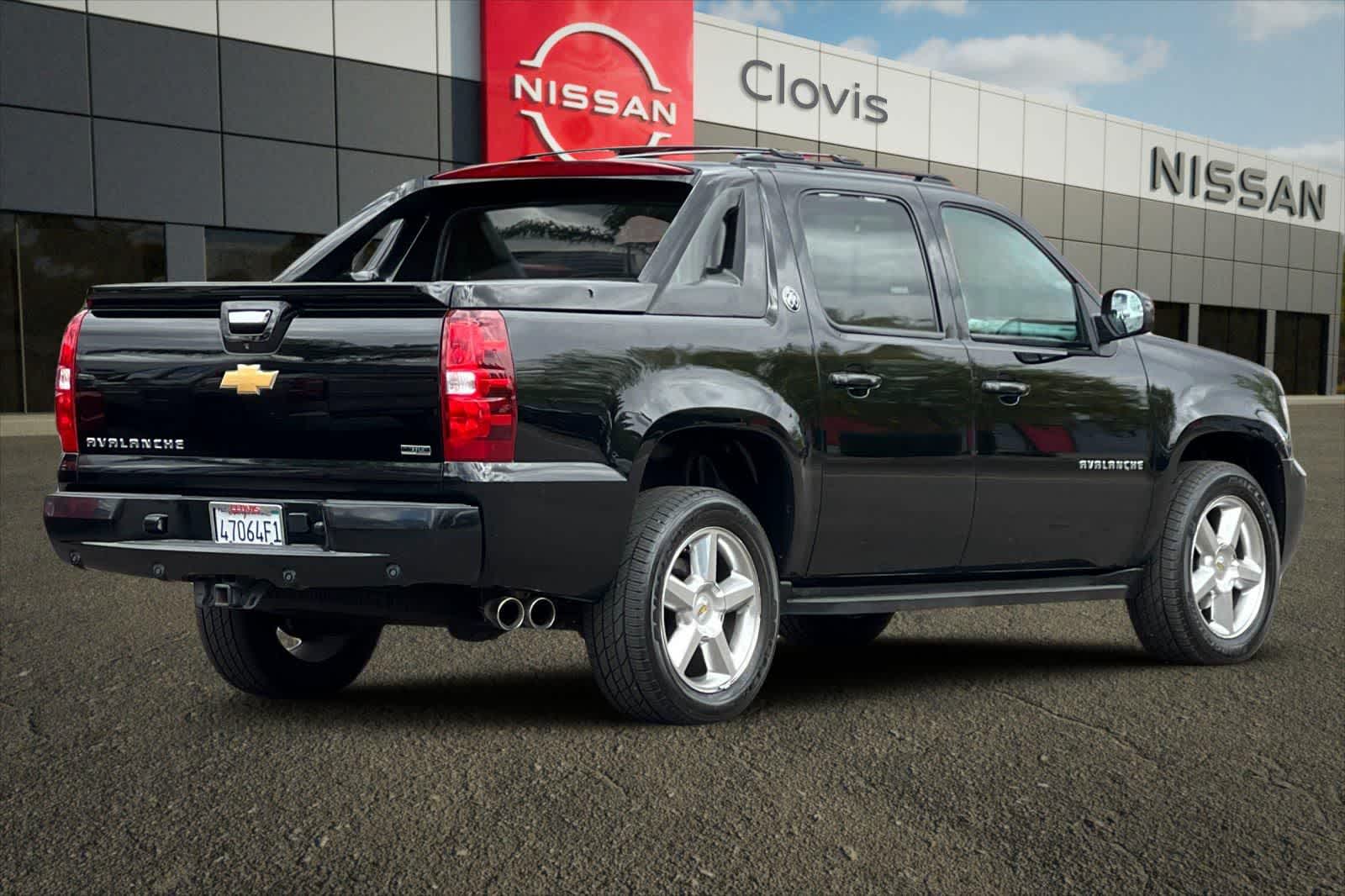 Thumbnail: 2012 Chevrolet Avalanche 1500 - 3
