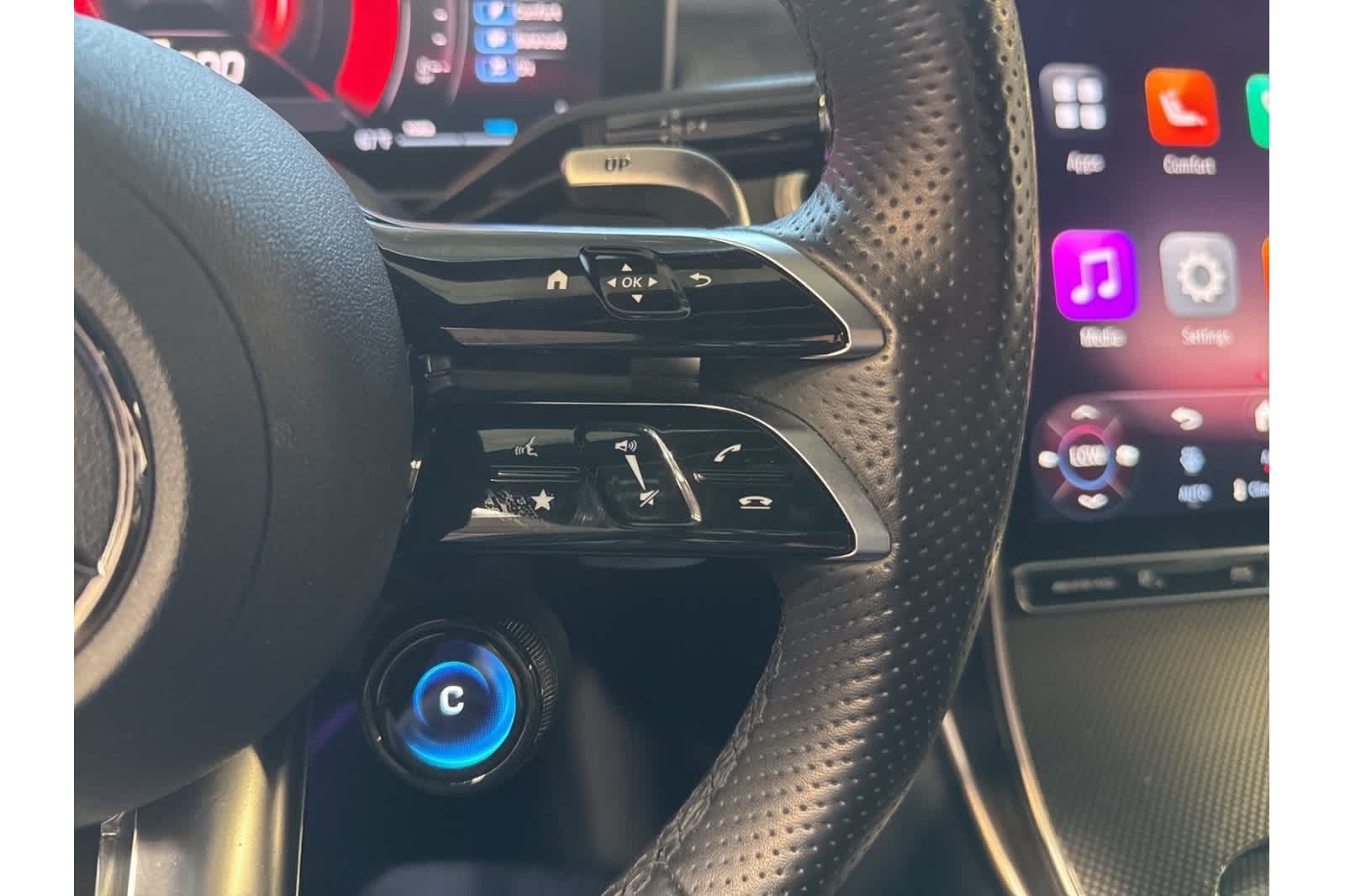 Thumbnail: 2025 Mercedes-Benz GLC - 24