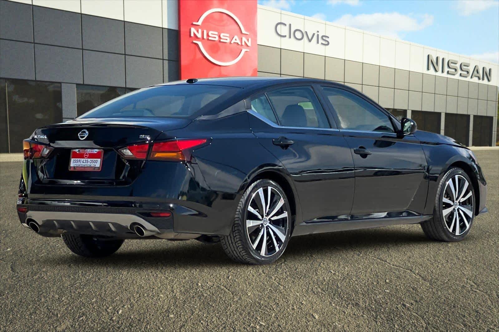2022 Nissan Altima SR 3