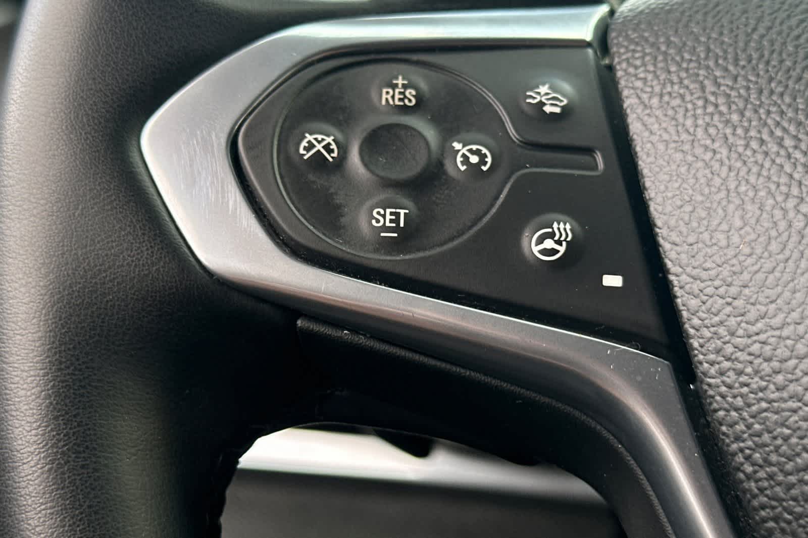 Thumbnail: 2023 Chevrolet Traverse - 33