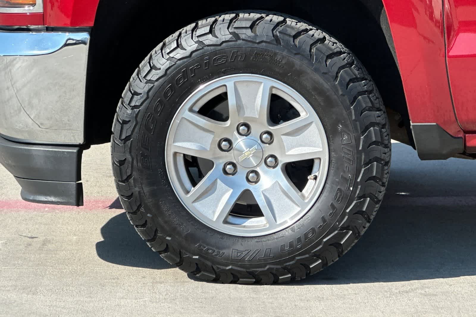 Thumbnail: 2018 Chevrolet Silverado 1500 - 12
