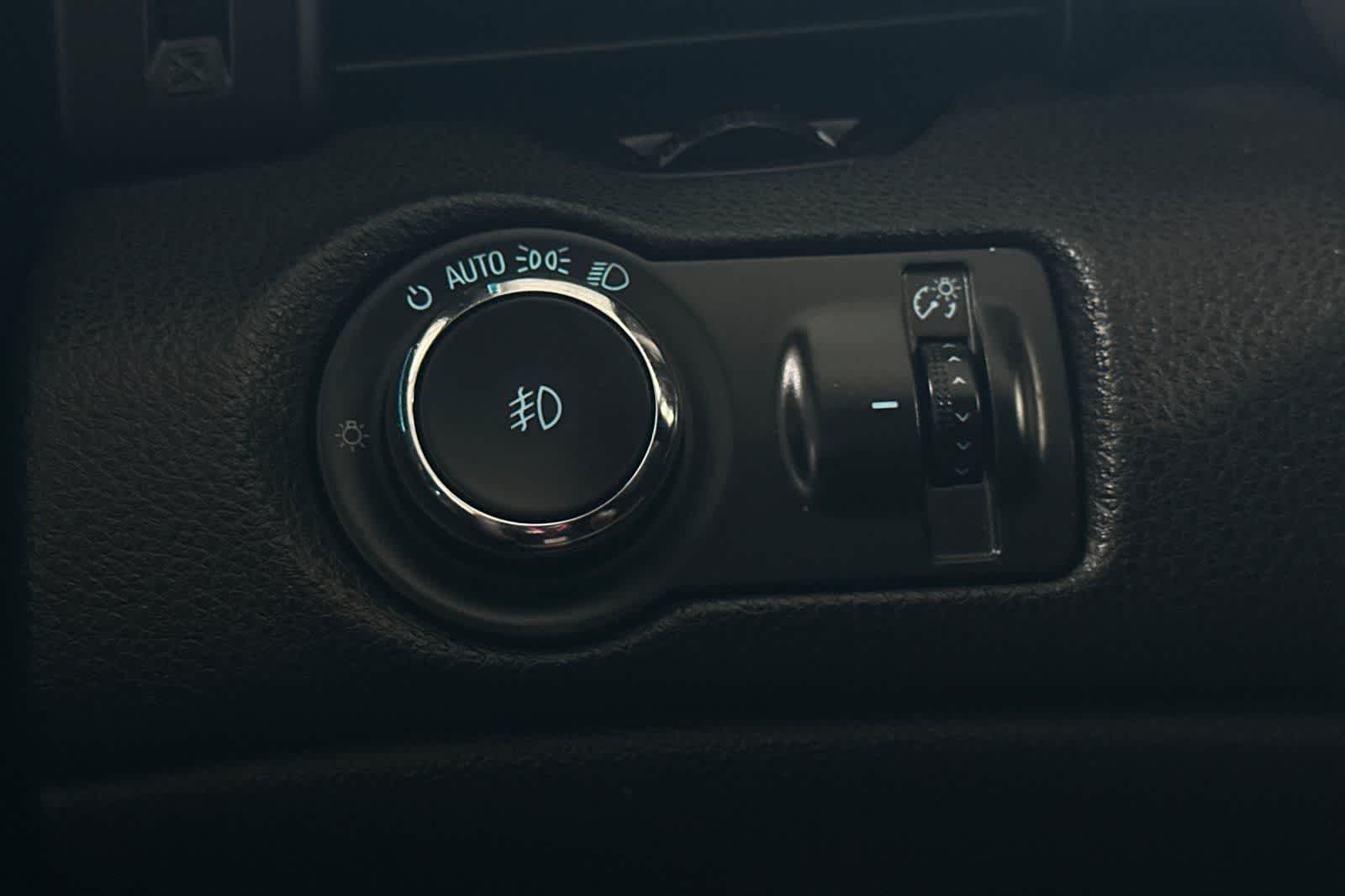 Thumbnail: 2015 Chevrolet Malibu - 30