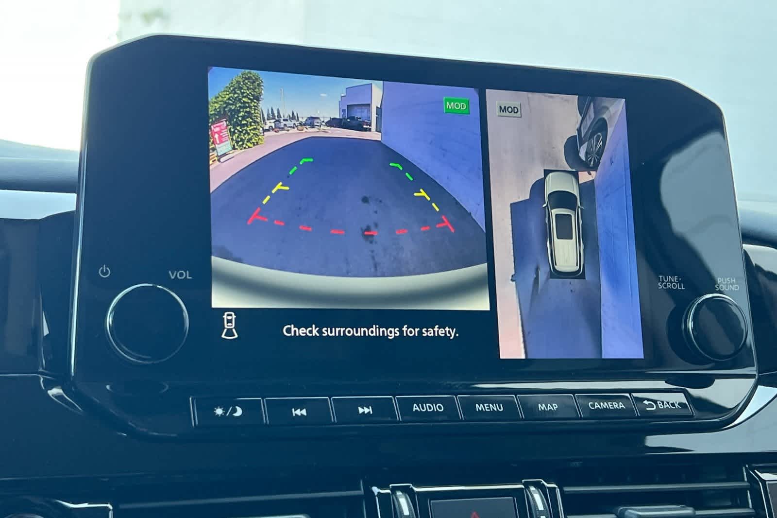 Thumbnail: 2025 Nissan Pathfinder - 25