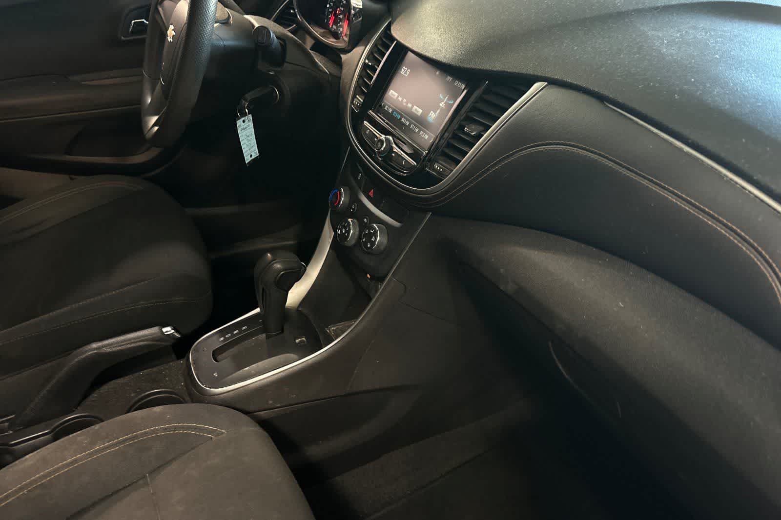 Thumbnail: 2017 Chevrolet Trax - 18