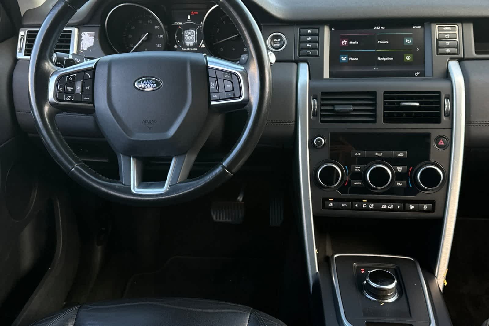 Thumbnail: 2017 Land Rover Discovery Sport - 14