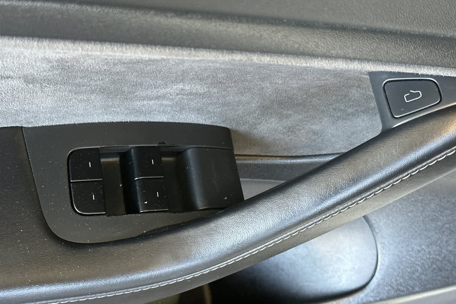 Thumbnail: 2021 Tesla Model 3 - 16