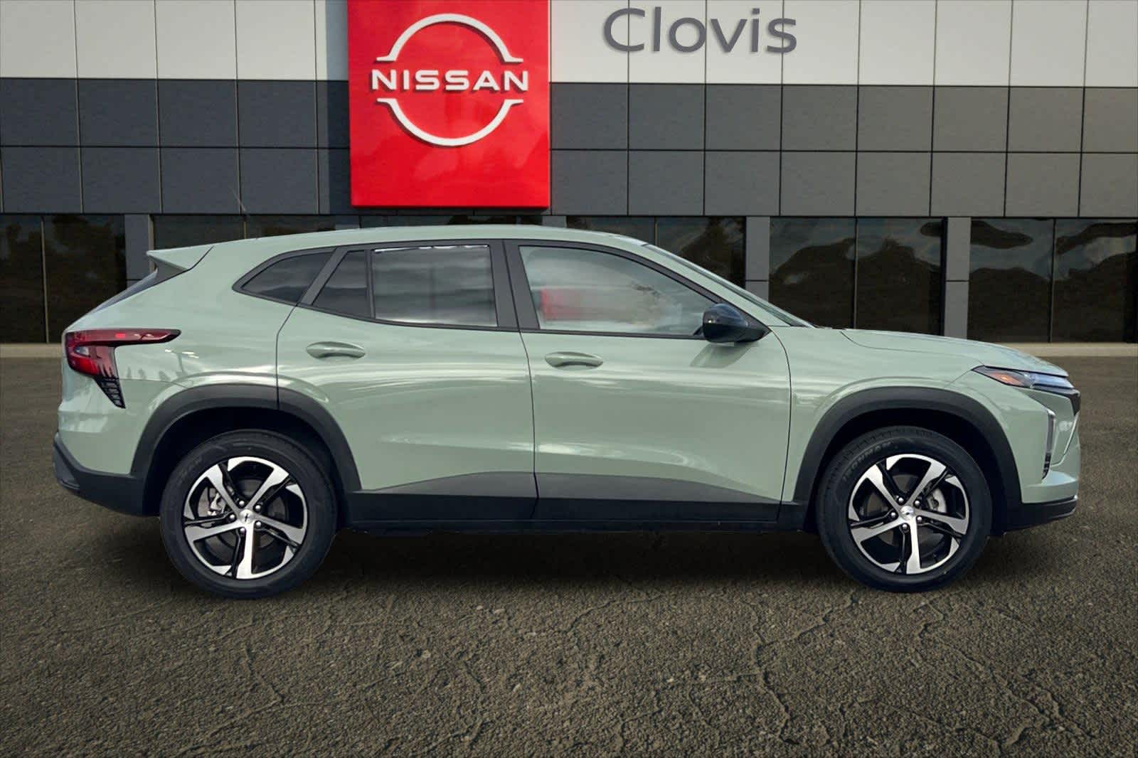 Thumbnail: 2024 Chevrolet Trax - 9