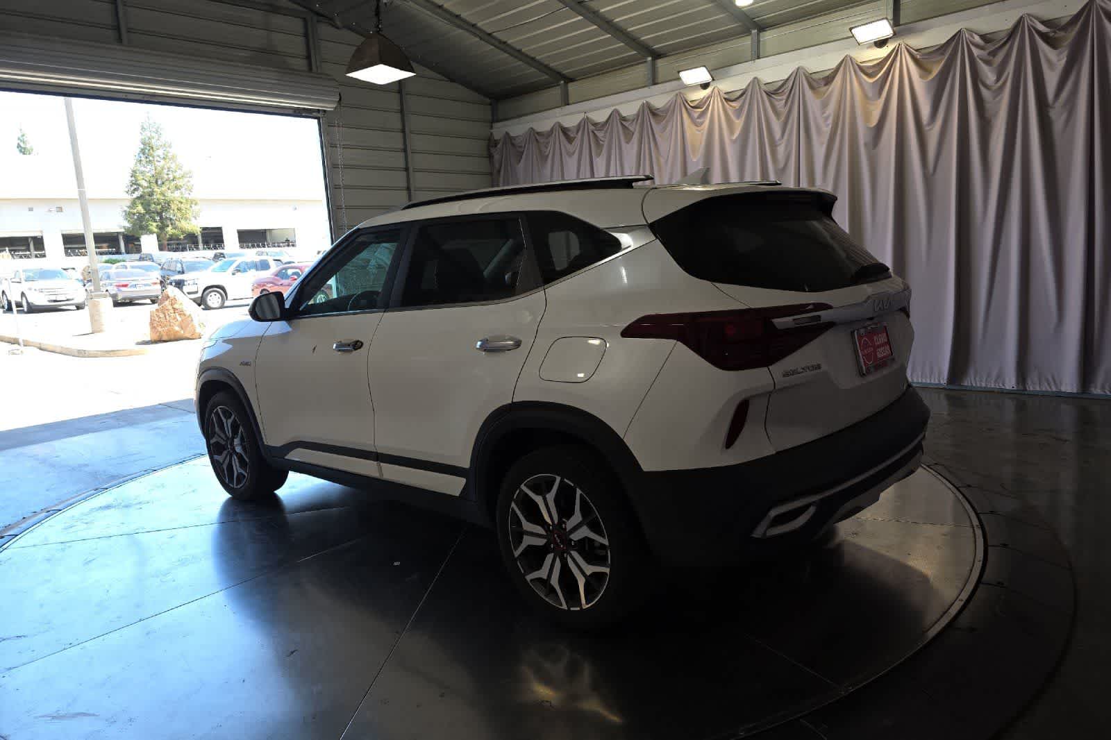 Thumbnail: 2022 Kia Seltos - 7