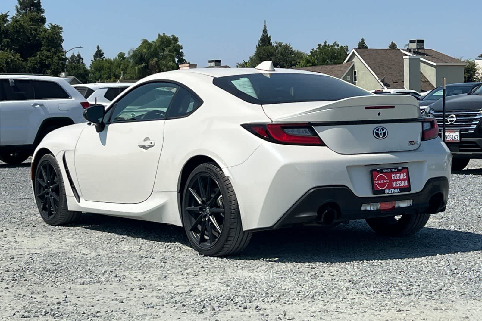 Thumbnail: 2025 Toyota GR86 - 6
