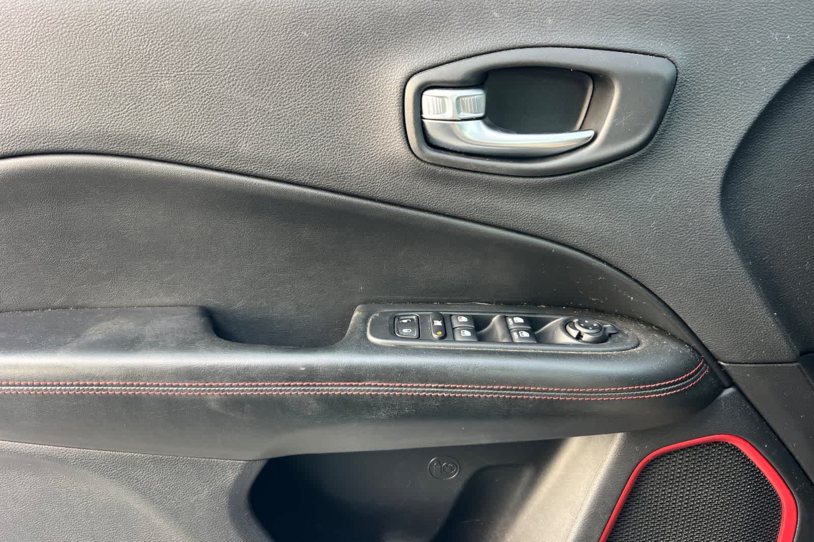 Thumbnail: 2020 Jeep Compass - 15