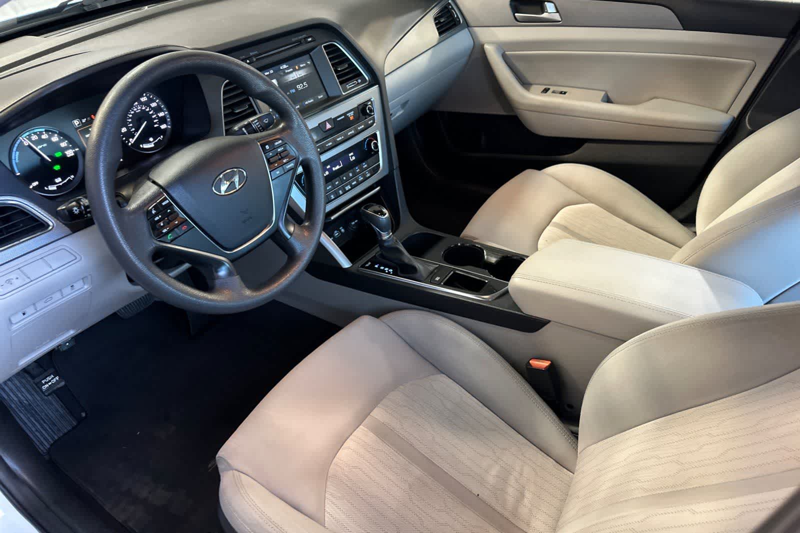 Thumbnail: 2017 Hyundai Sonata - 12