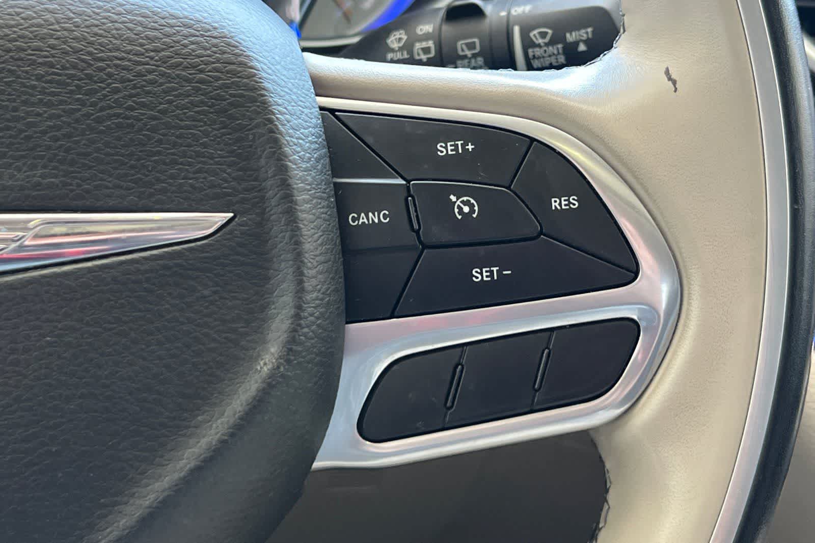 Thumbnail: 2020 Chrysler Pacifica - 32
