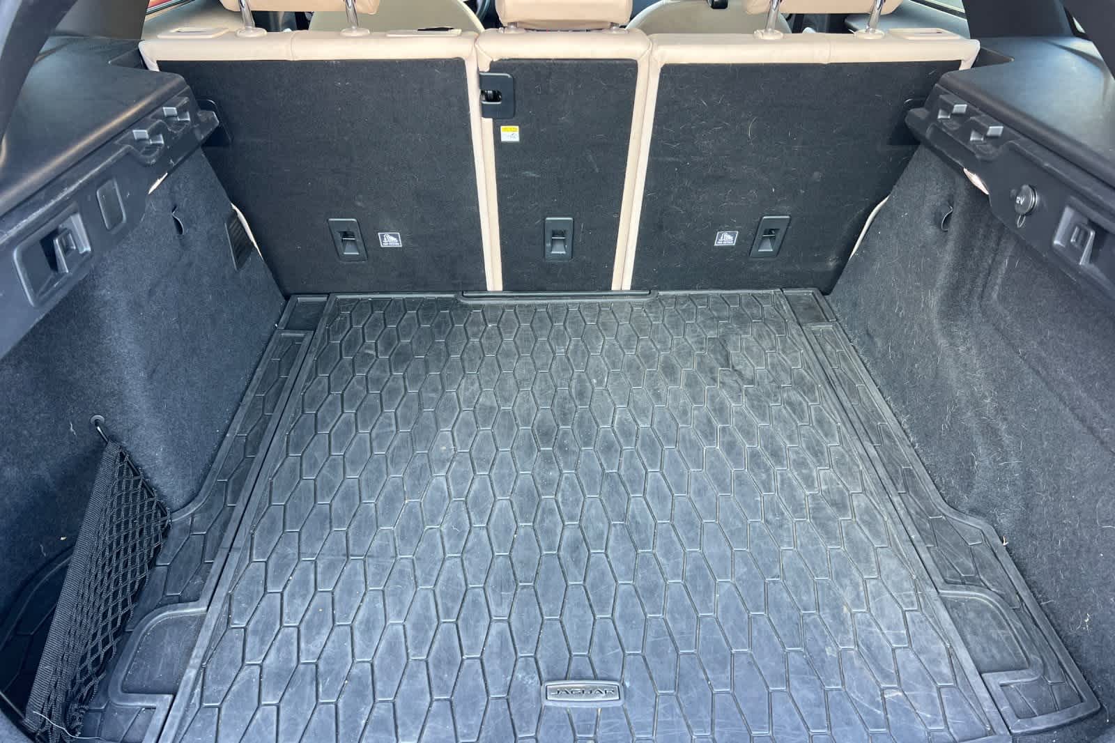 Thumbnail: 2019 Jaguar F-Pace - 16