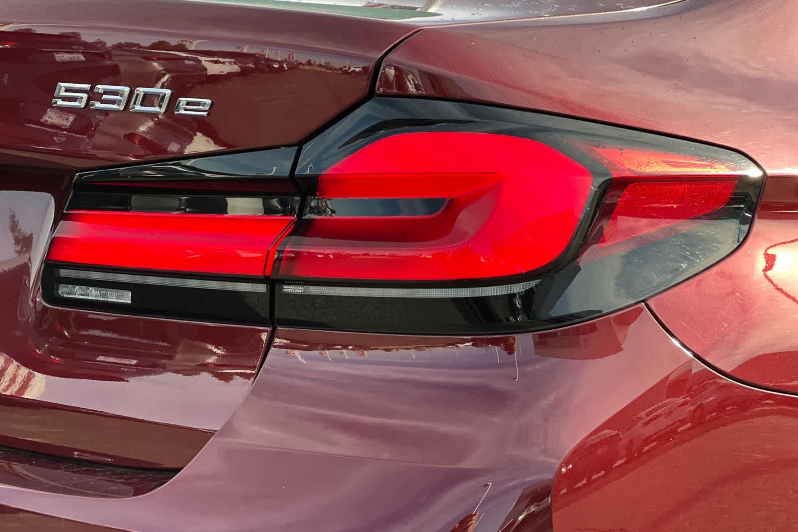 Thumbnail: 2023 BMW 5 Series - 35