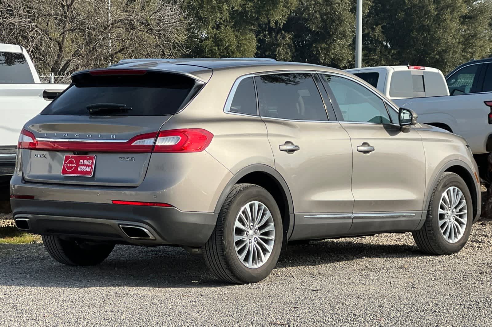 Thumbnail: 2016 Lincoln MKX - 3