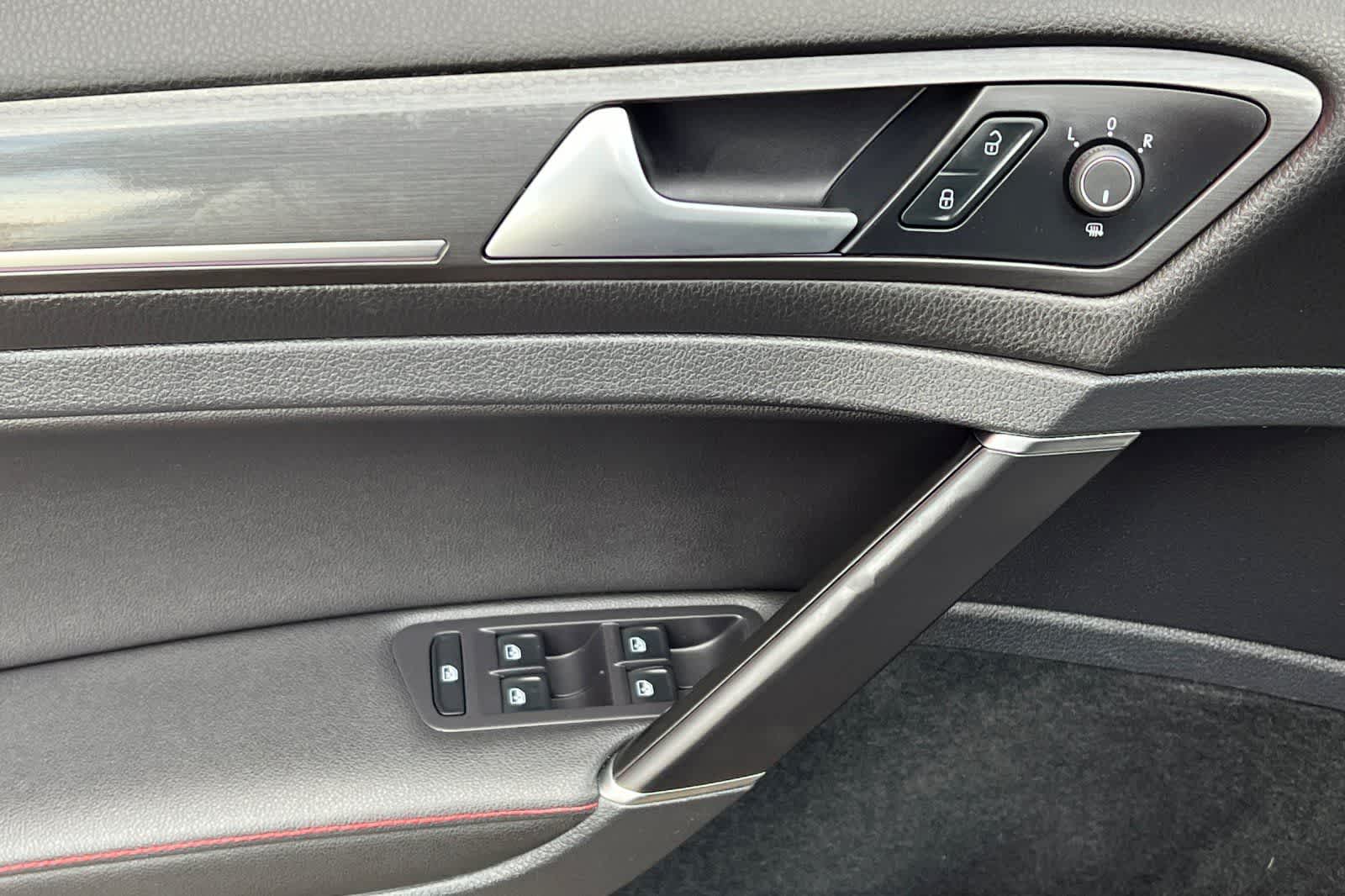 Thumbnail: 2021 Volkswagen Golf - 13