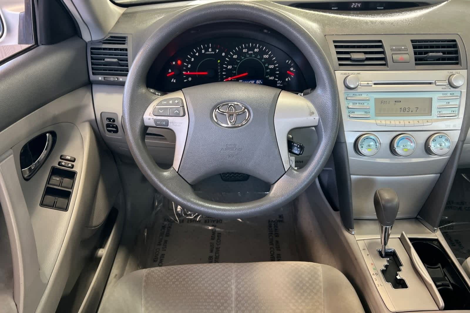 2009 Toyota Camry LE 17