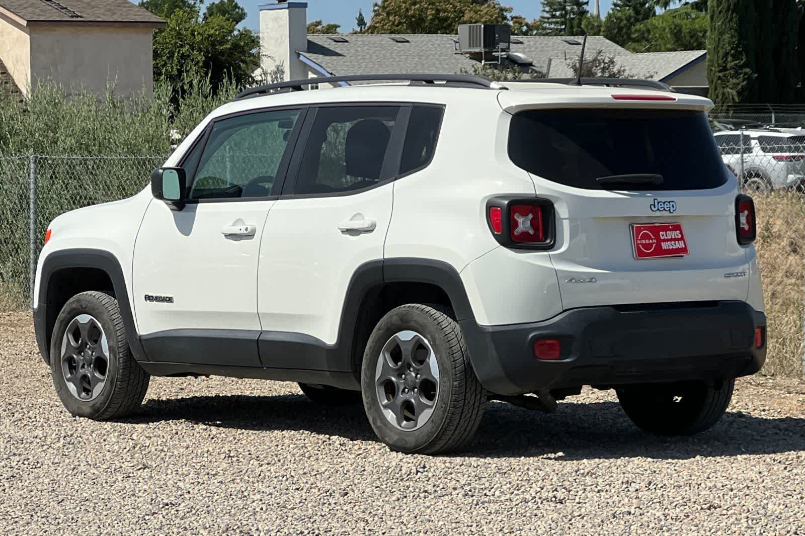 Thumbnail: 2017 Jeep Renegade - 7