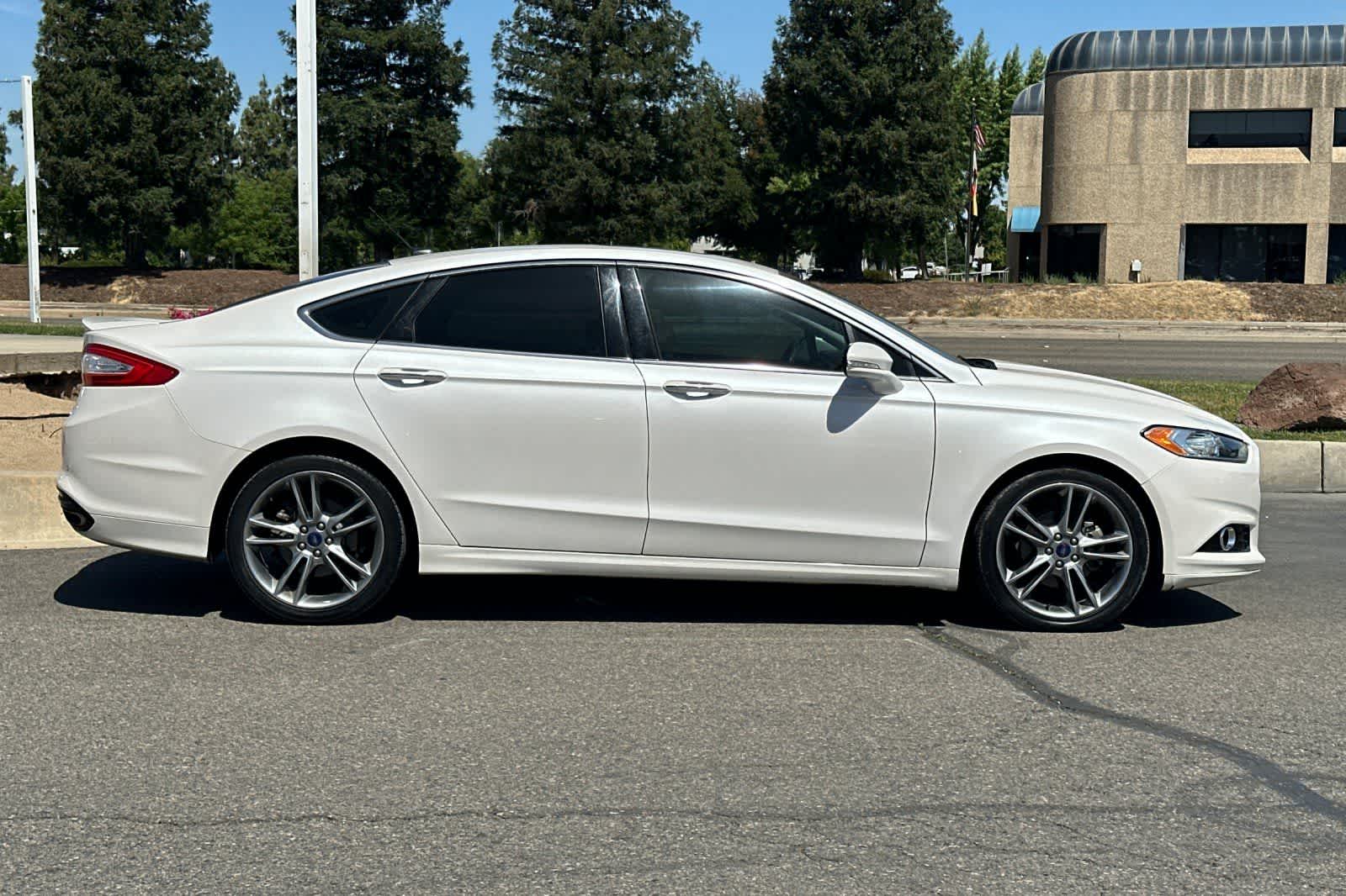 Thumbnail: 2015 Ford Fusion - 9