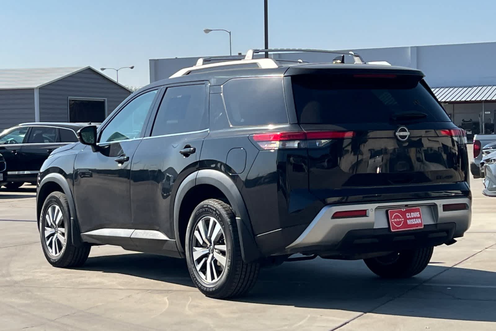 Thumbnail: 2023 Nissan Pathfinder - 7