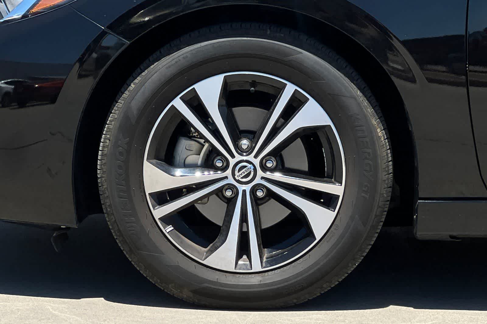 Thumbnail: 2023 Nissan Sentra - 12