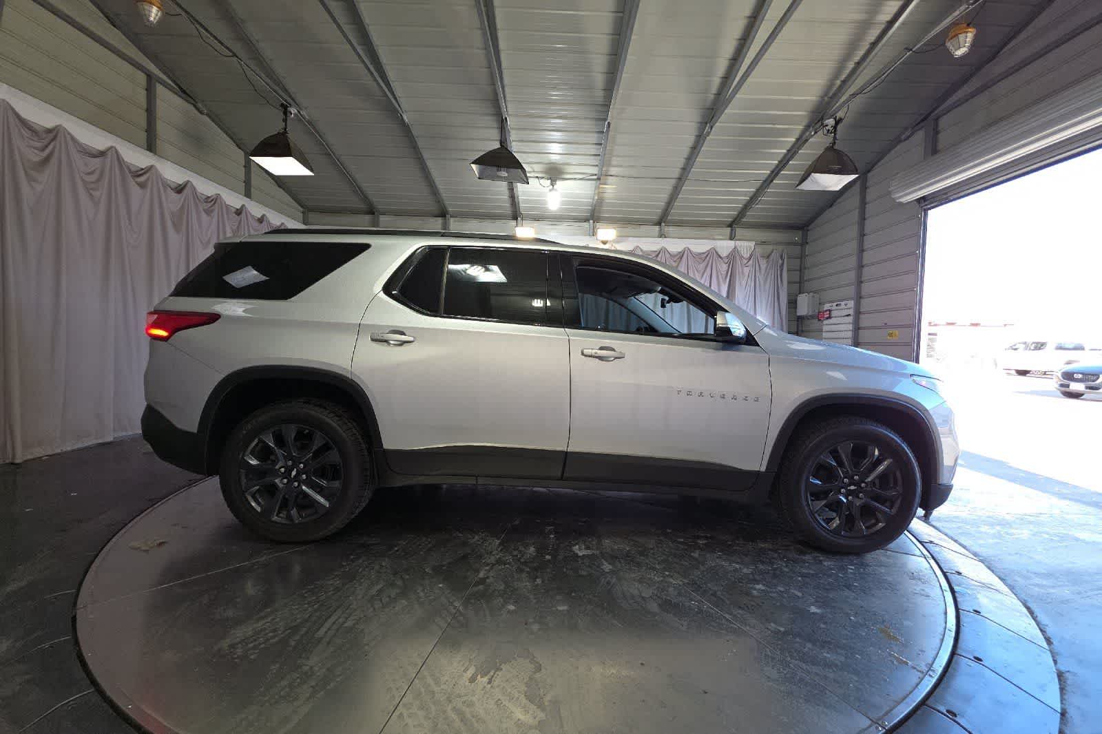 Thumbnail: 2020 Chevrolet Traverse - 9