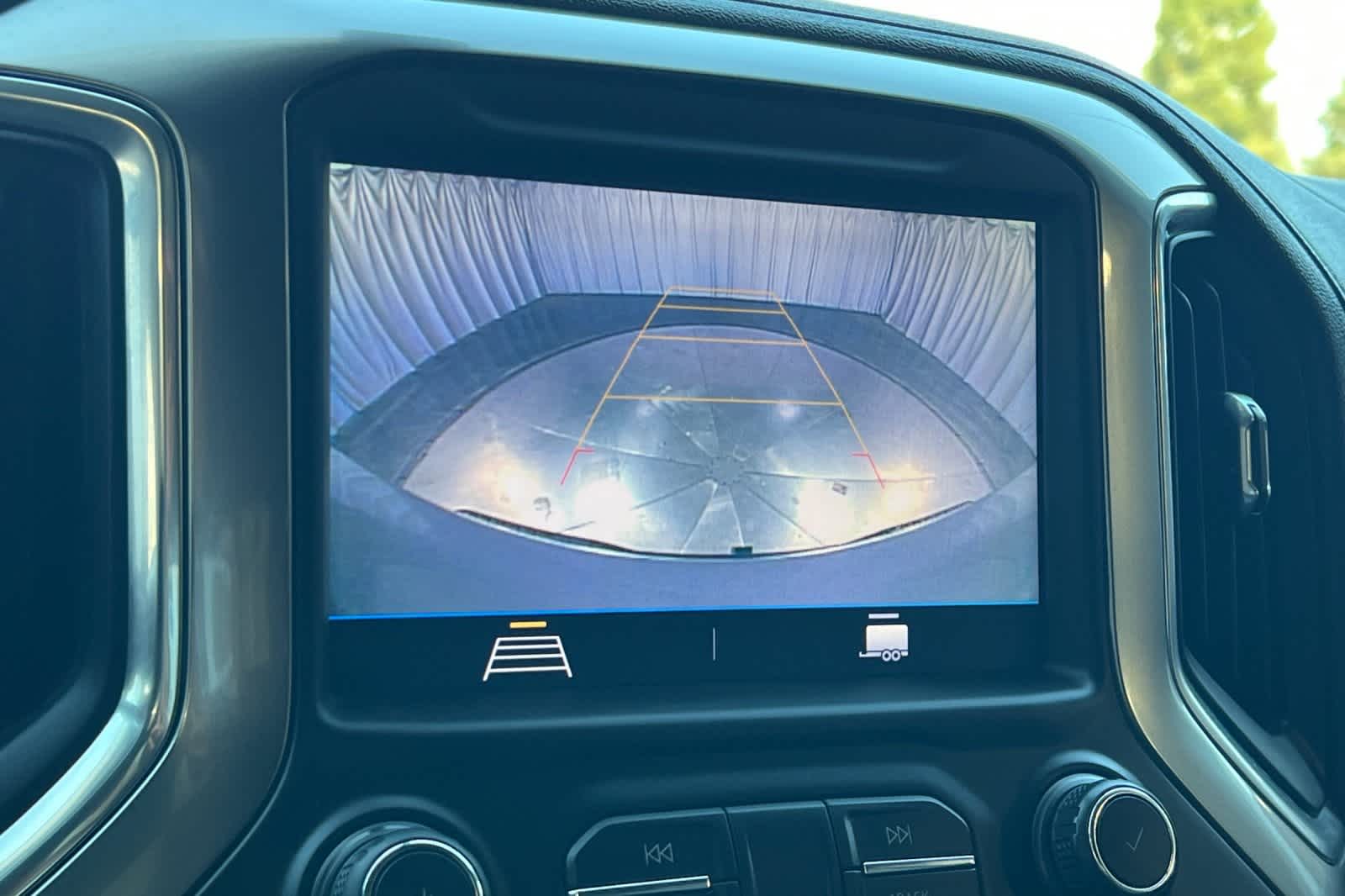 Thumbnail: 2019 Chevrolet Silverado 1500 - 20