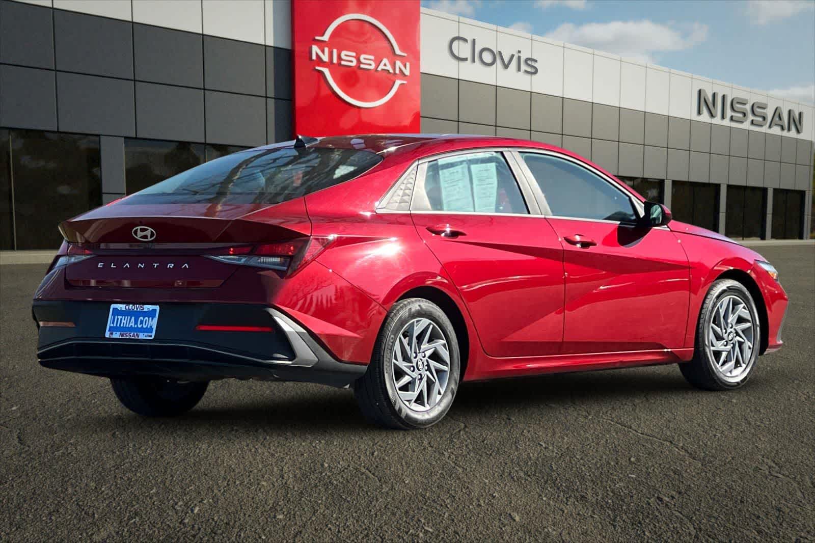 Thumbnail: 2024 Hyundai Elantra - 3