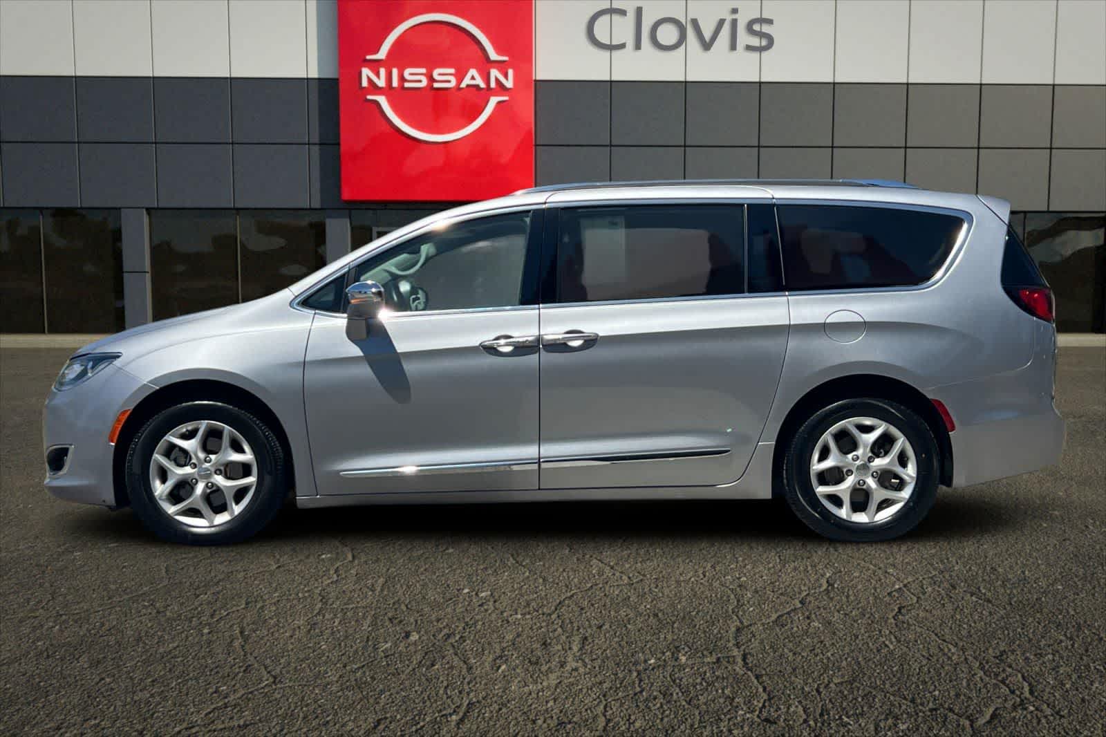 Thumbnail: 2020 Chrysler Pacifica - 6