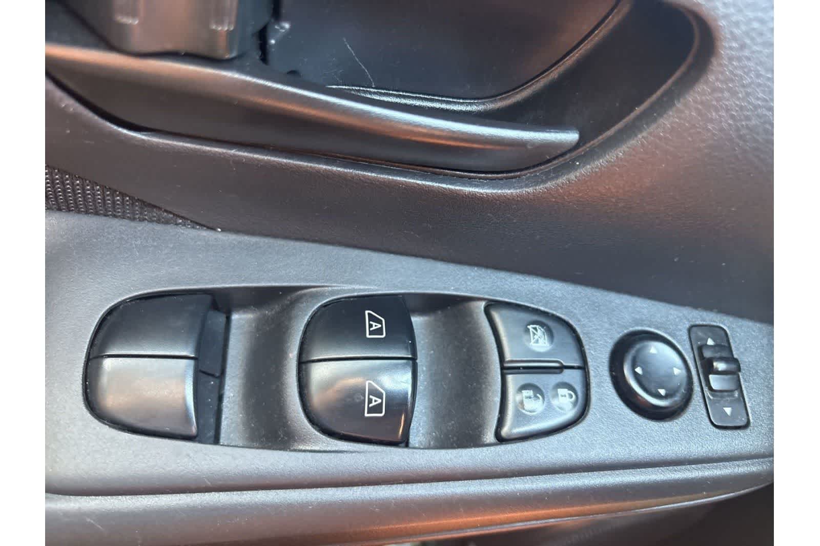 Thumbnail: 2021 Nissan Kicks - 13