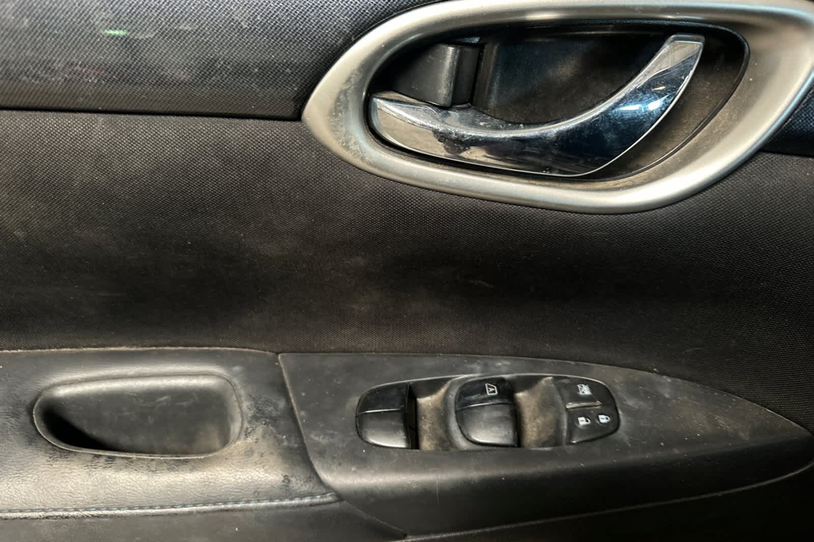 Thumbnail: 2016 Nissan Sentra - 15