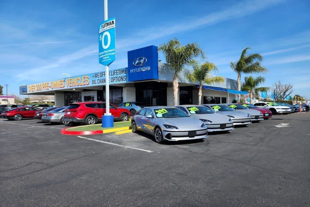 Thumbnail: 2017 Toyota Sienna - 32