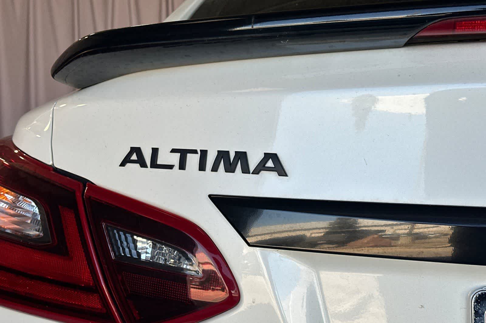 Thumbnail: 2018 Nissan Altima - 13