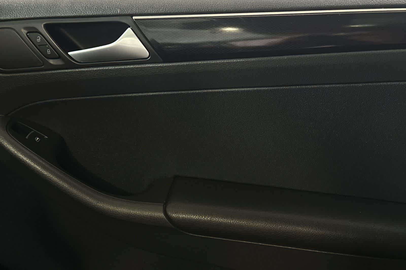 Thumbnail: 2016 Volkswagen Jetta - 20