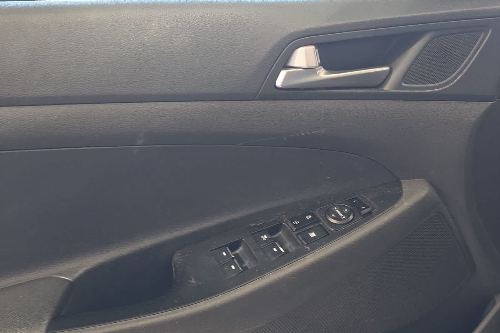 Thumbnail: 2016 Hyundai Tucson - 15