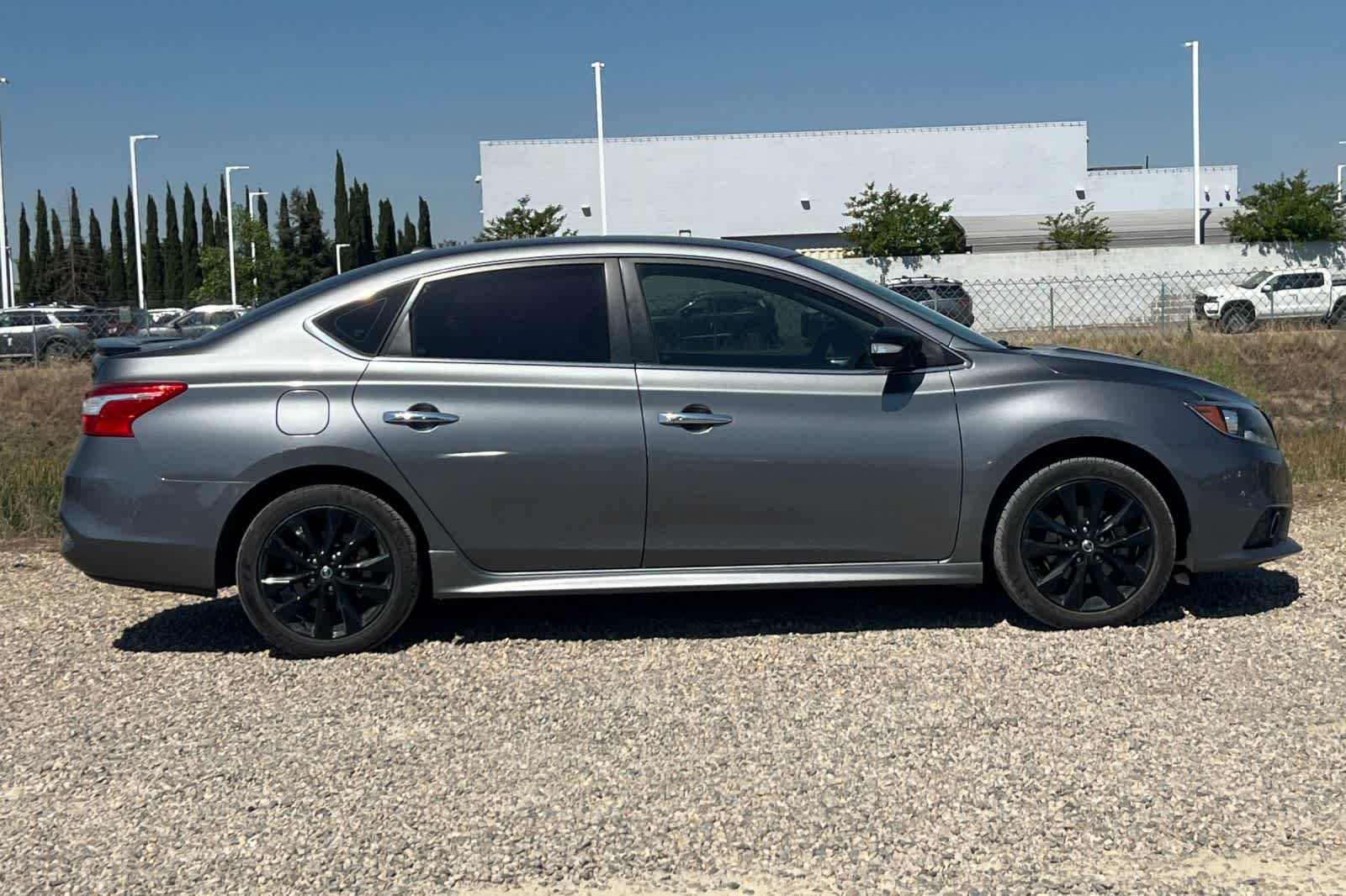 Thumbnail: 2018 Nissan Sentra - 9
