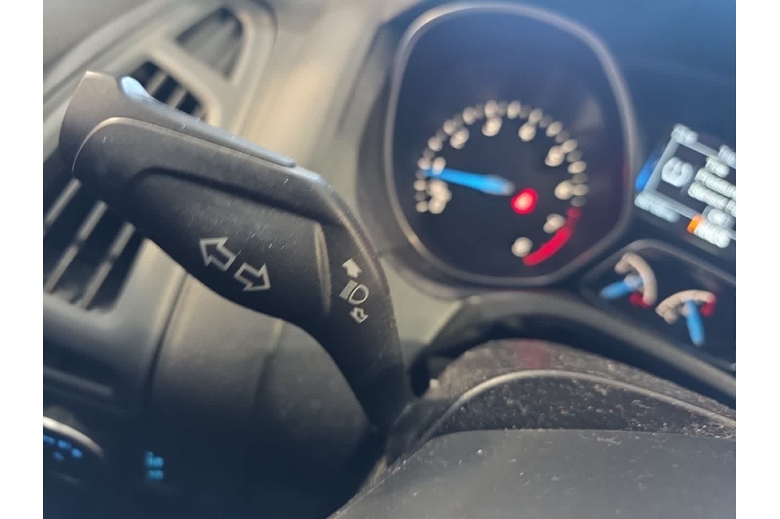 Thumbnail: 2015 Ford Focus - 28