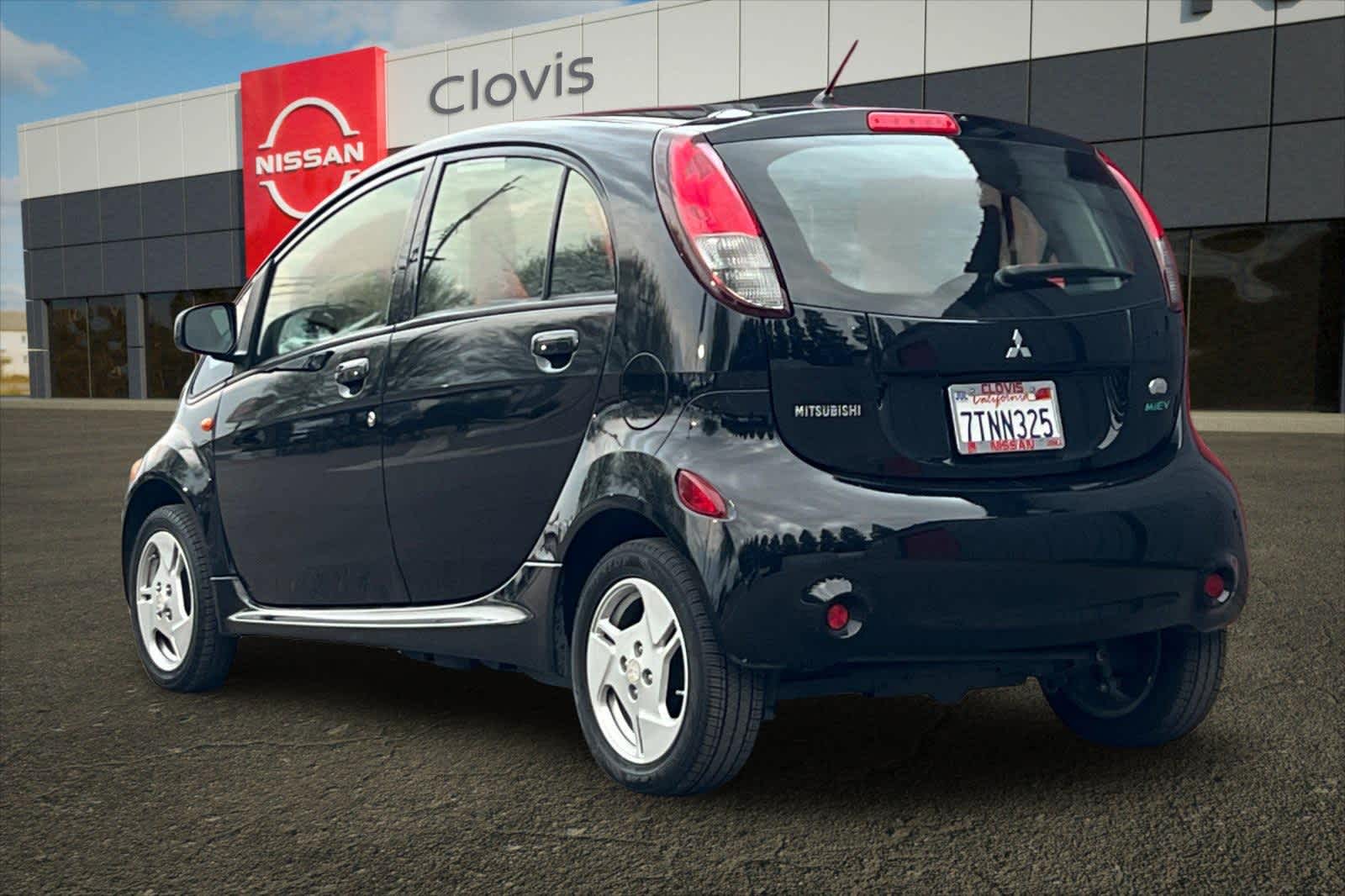 Thumbnail: 2016 Mitsubishi i-MiEV - 7