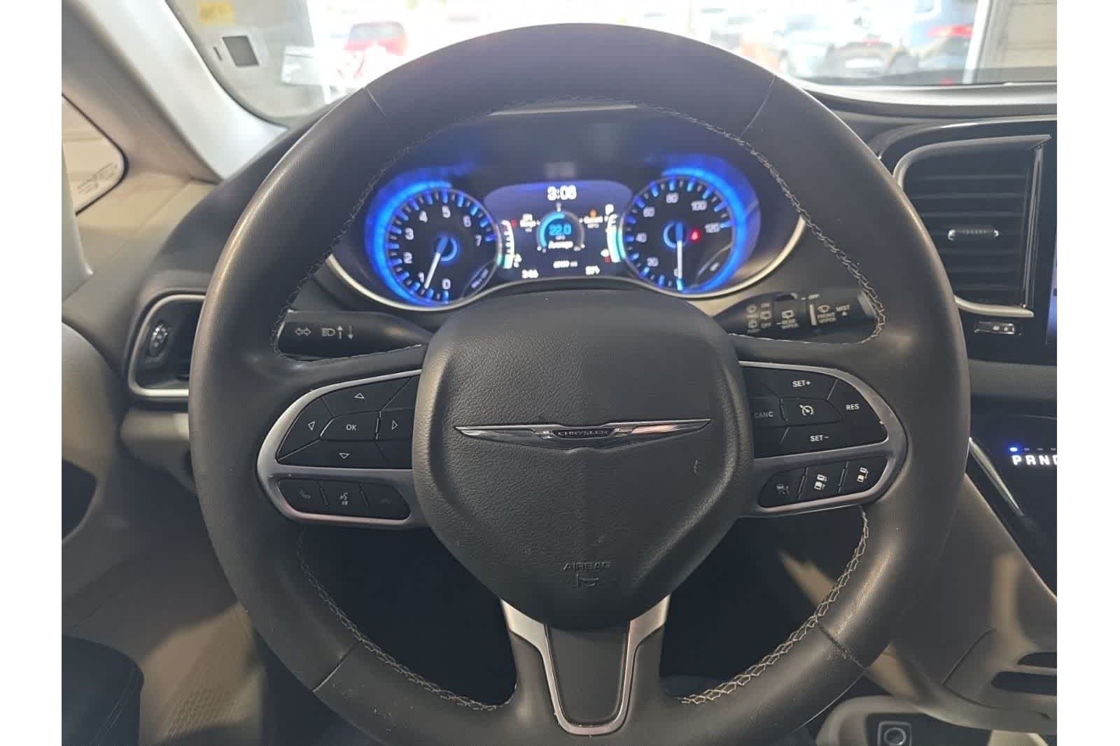 Thumbnail: 2023 Chrysler Pacifica - 25