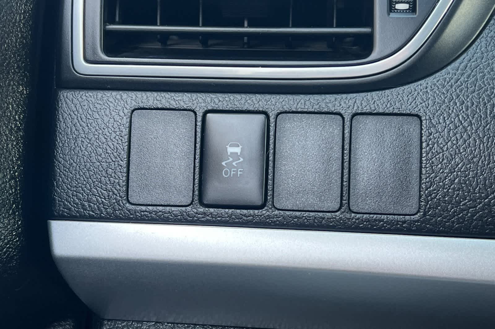 Thumbnail: 2016 Toyota Camry - 30