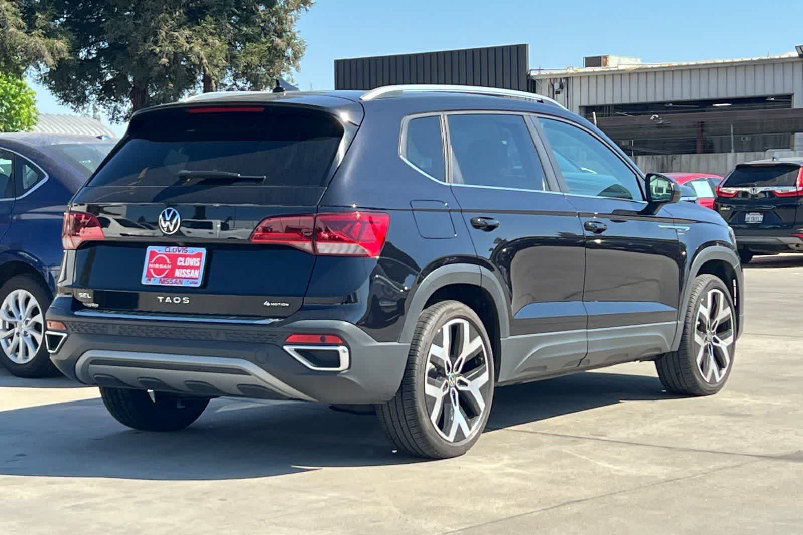 Thumbnail: 2023 Volkswagen Taos - 3