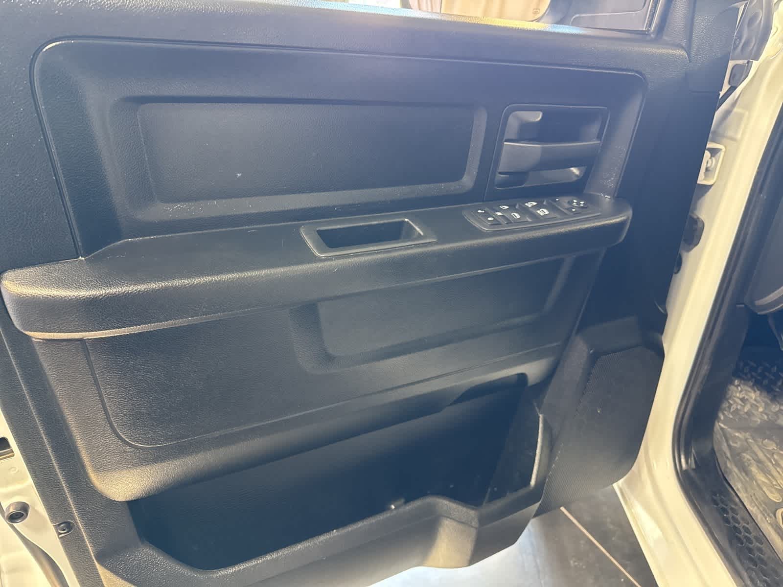 Thumbnail: 2021 RAM 1500 Classic - 15