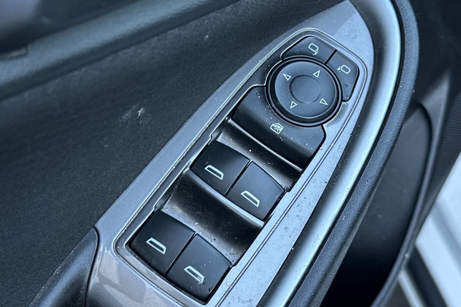 Thumbnail: 2017 Chevrolet Malibu - 16